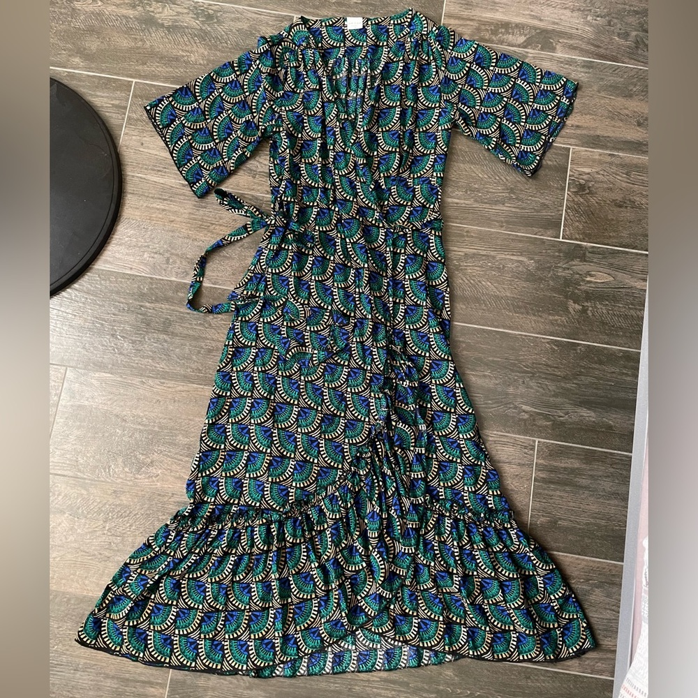 Silk & Salt Wrap Around Dress size Small
